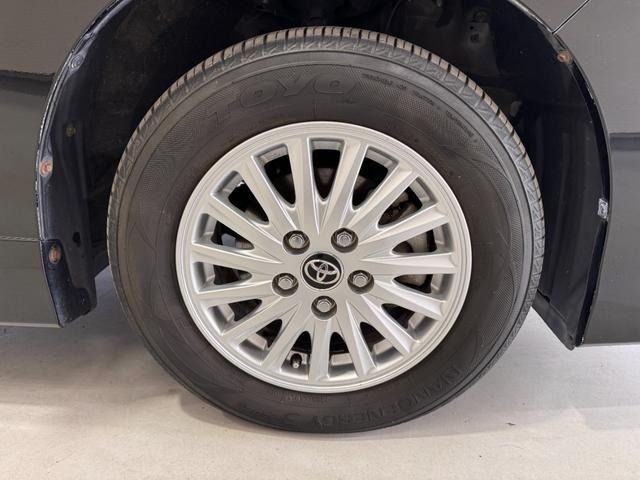 TOYOTA VOXY HYBRID 2016