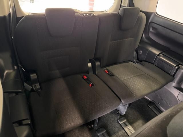 TOYOTA VOXY HYBRID 2016