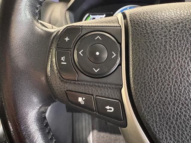 TOYOTA VOXY HYBRID 2016