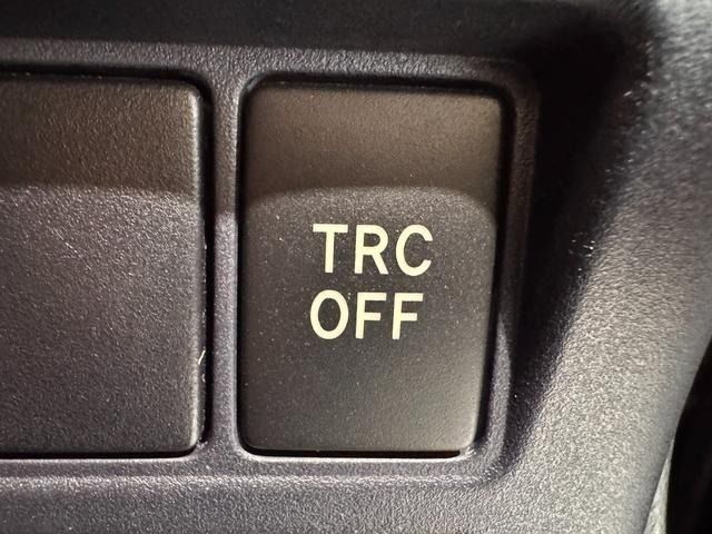 TOYOTA VOXY HYBRID 2016