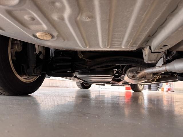 TOYOTA VOXY HYBRID 2016