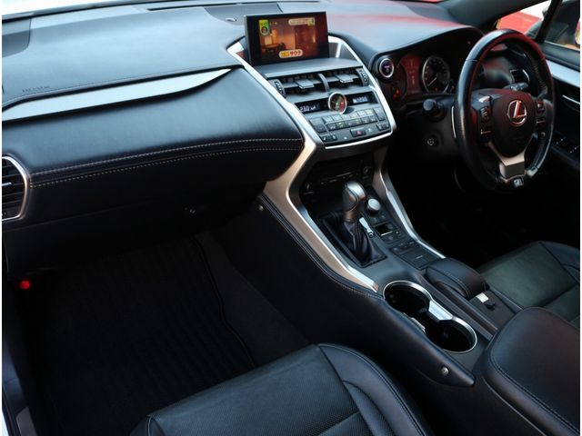 TOYOTA LEXUS NX300h 2016