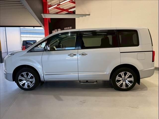 MITSUBISHI DELICA D:5 4WD 2019