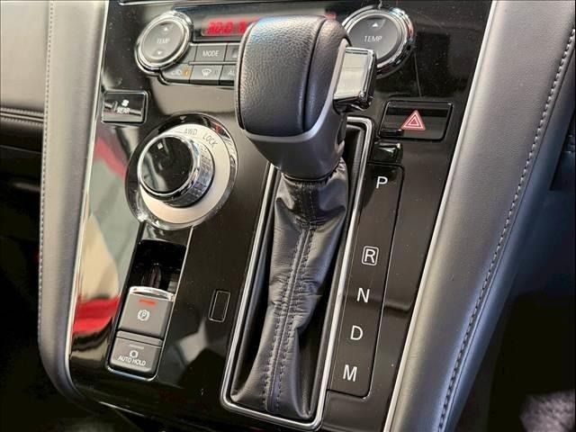 MITSUBISHI DELICA D:5 4WD 2019