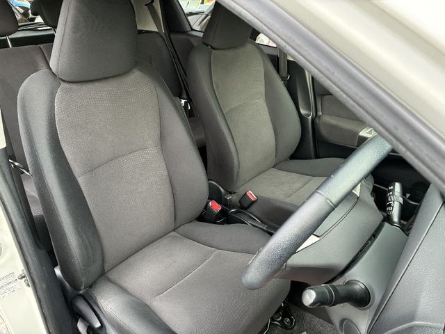 TOYOTA VITZ  4WD 2015