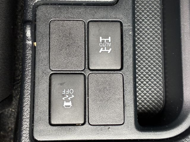 TOYOTA VITZ  4WD 2015