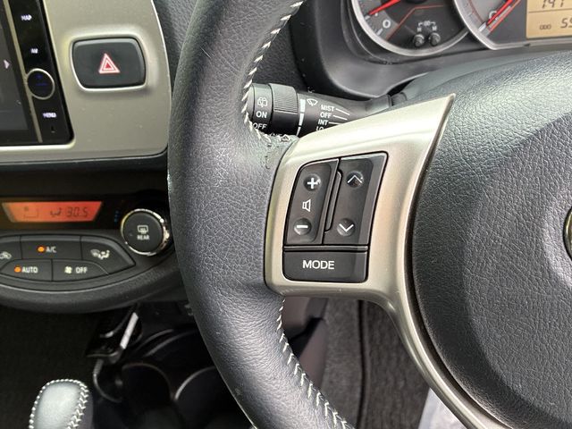 TOYOTA VITZ  4WD 2015