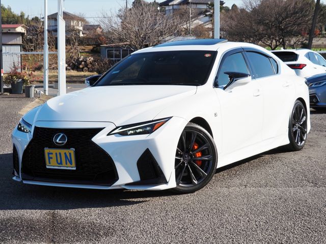 TOYOTA LEXUS IS300h 2023