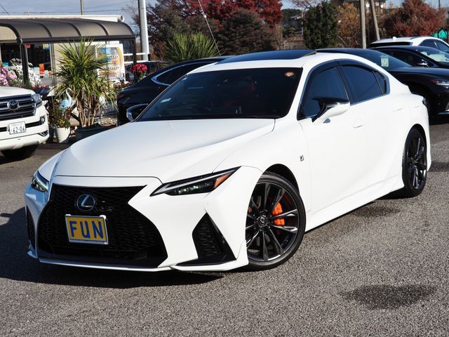 TOYOTA LEXUS IS300h 2023