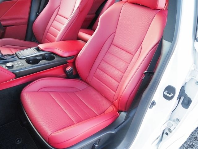 TOYOTA LEXUS IS300h 2023