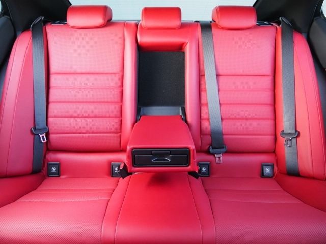 TOYOTA LEXUS IS300h 2023