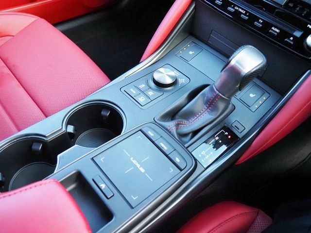 TOYOTA LEXUS IS300h 2023