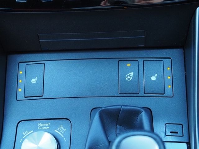 TOYOTA LEXUS IS300h 2023