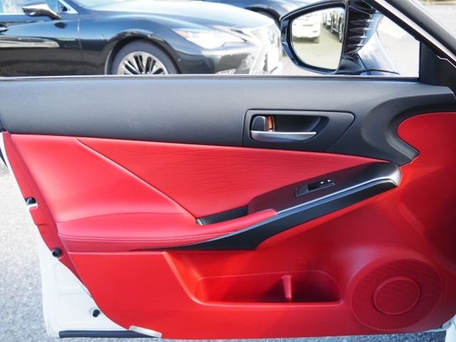 TOYOTA LEXUS IS300h 2023