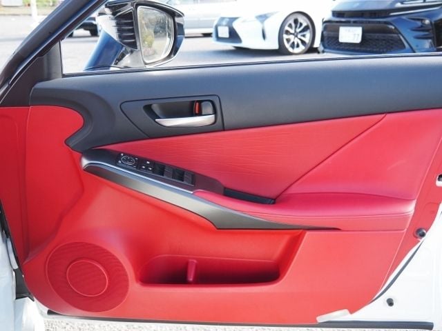 TOYOTA LEXUS IS300h 2023