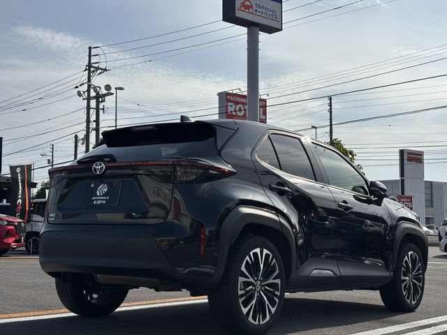 TOYOTA YARIS CROSS 2024