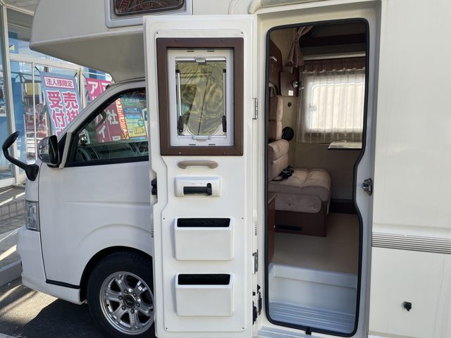 TOYOTA HIACE wagon 2012