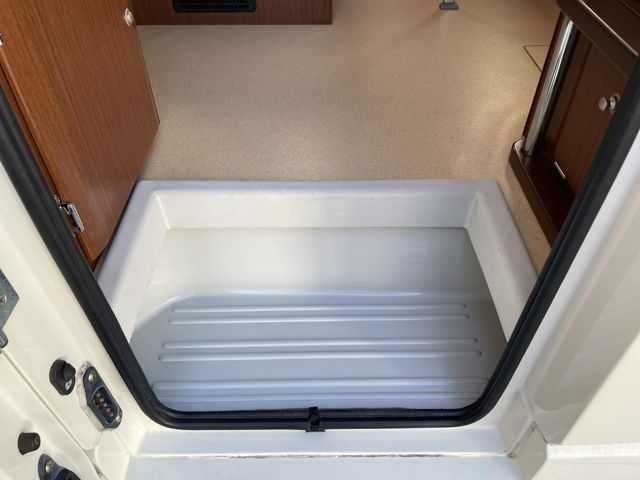 TOYOTA HIACE wagon 2012