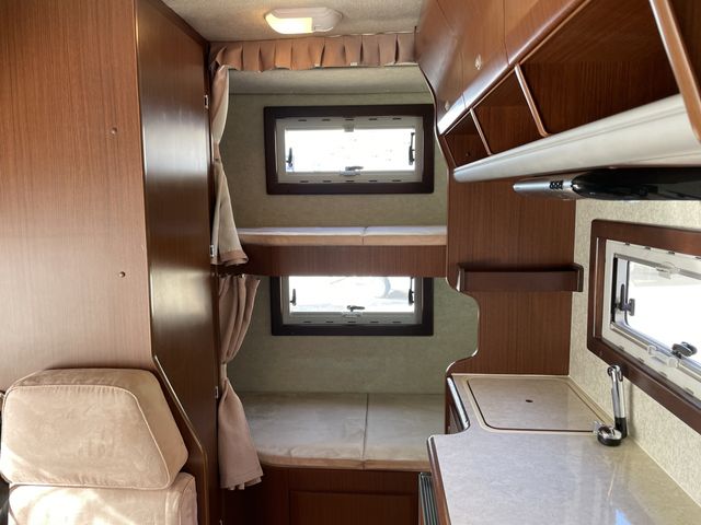 TOYOTA HIACE wagon 2012