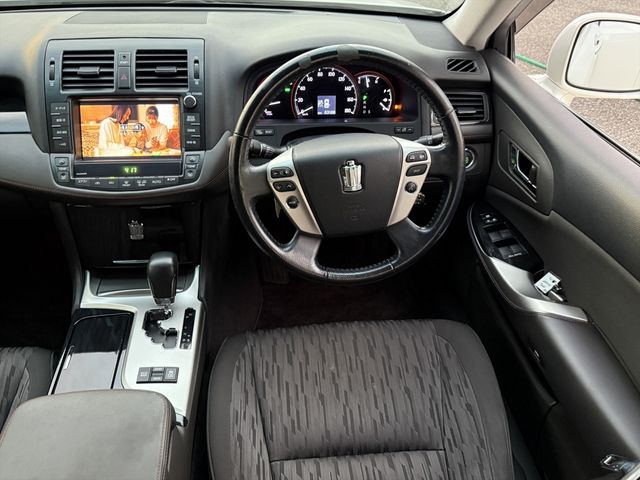 TOYOTA CROWN sedan 2012