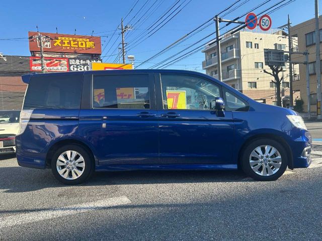 HONDA STEPWAGON SPADA 2010