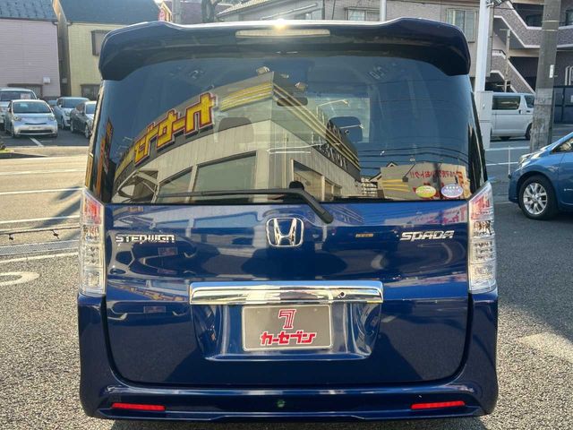 HONDA STEPWAGON SPADA 2010