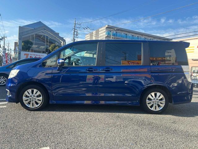HONDA STEPWAGON SPADA 2010