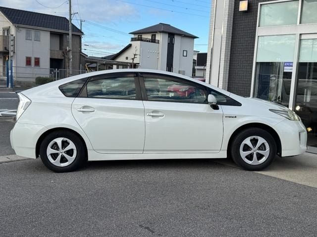 TOYOTA PRIUS 2013