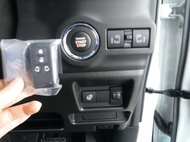 SUZUKI Spacia custom 4WD 2025