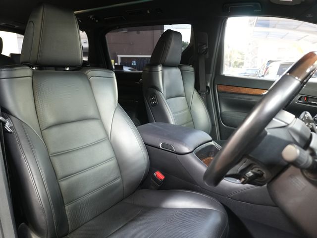 TOYOTA ALPHARD hybrid 4WD 2017