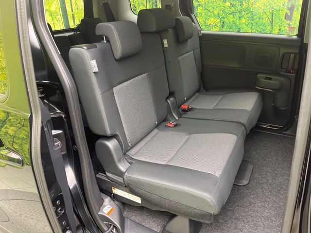 TOYOTA SIENTA HYBRID 2025