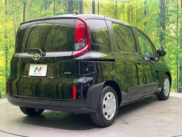 TOYOTA SIENTA HYBRID 2025