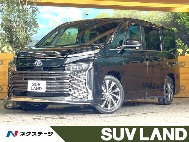TOYOTA VOXY HYBRID 2024