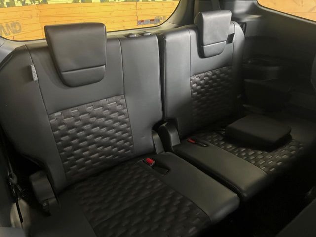 TOYOTA VOXY HYBRID 2024