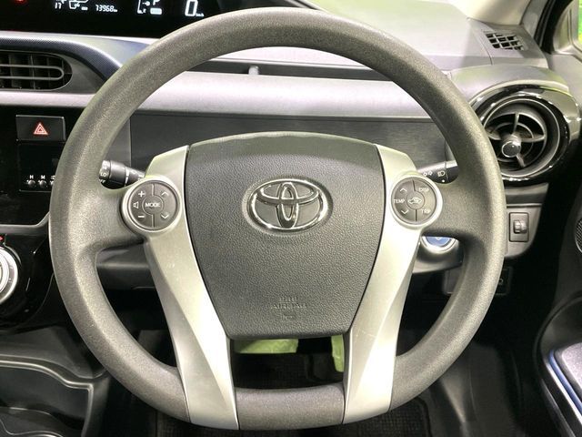 TOYOTA AQUA 2016