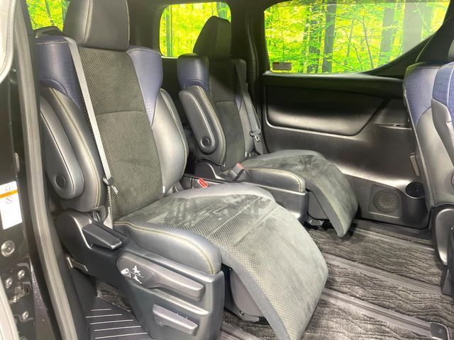 TOYOTA VELLFIRE 2017