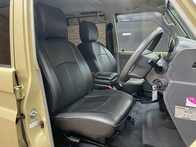 TOYOTA LANDCRUISER van 2015