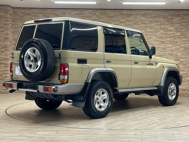 TOYOTA LANDCRUISER van 2015