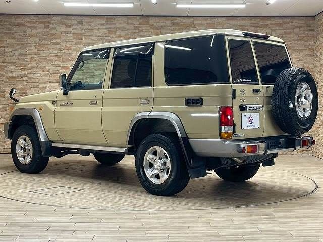 TOYOTA LANDCRUISER van 2015