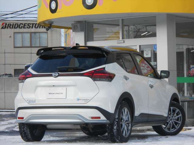 NISSAN KICKS 2023