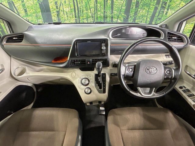 TOYOTA SIENTA HYBRID 2016