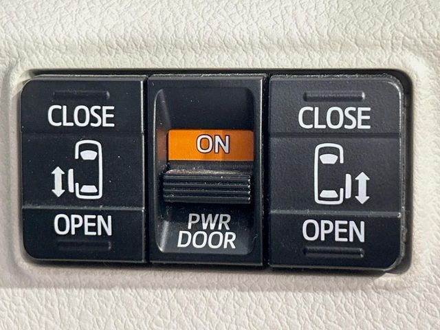 TOYOTA SIENTA HYBRID 2016