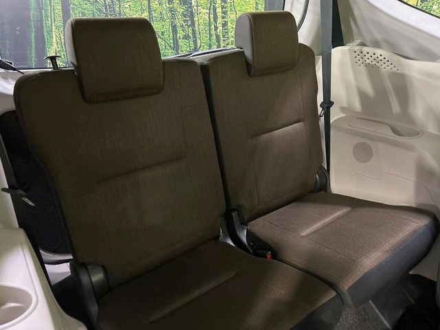 TOYOTA SIENTA HYBRID 2016