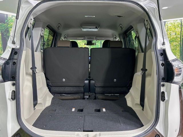 TOYOTA SIENTA HYBRID 2016