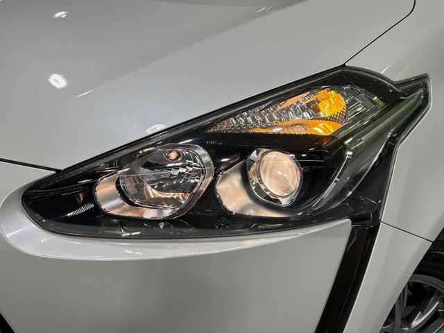 TOYOTA SIENTA HYBRID 2016