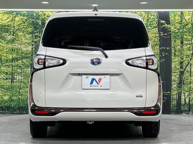 TOYOTA SIENTA HYBRID 2016