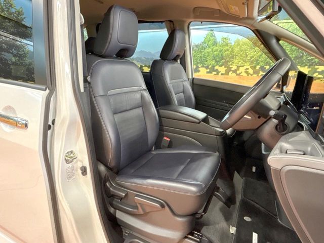 NISSAN SERENA  WG 2023