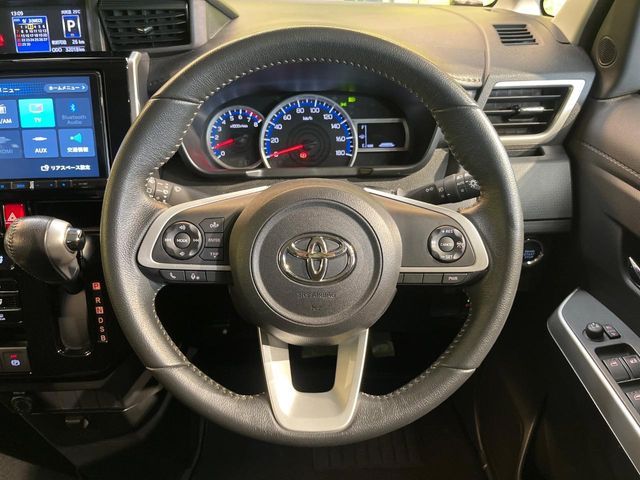TOYOTA ROOMY 2021