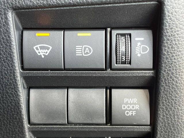 TOYOTA VOXY 4WD 2024