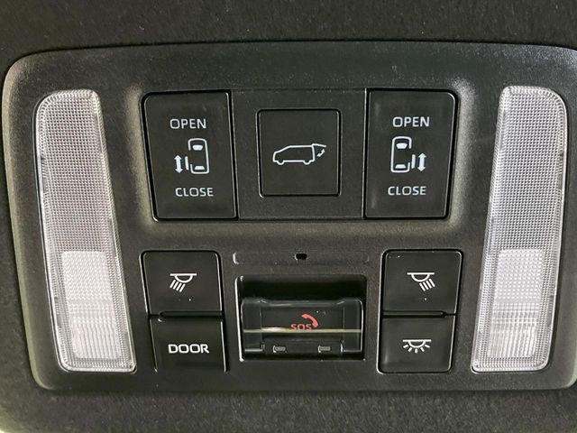 TOYOTA VOXY 4WD 2024